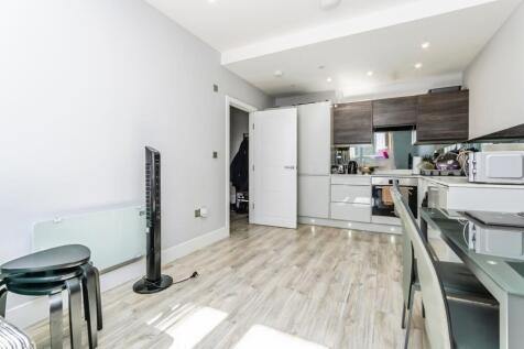 Lounge/Kitchen