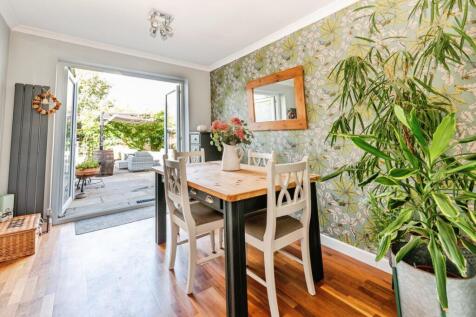 Dining Room/ Bedroom