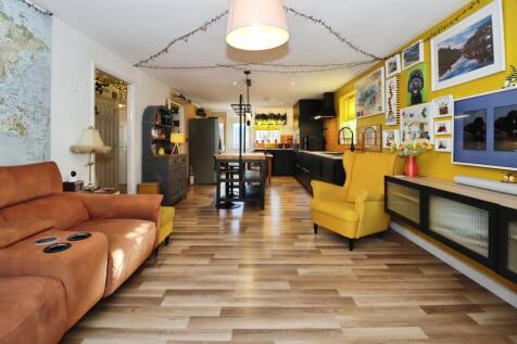 Kitchen/Diner/Lounge