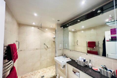Master Ensuite