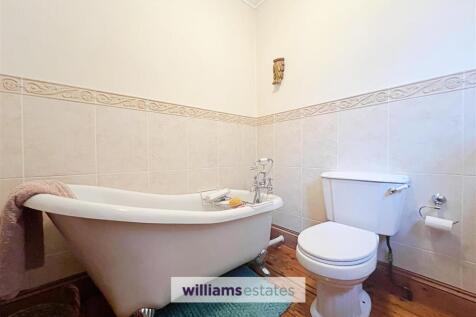 Bedroom One En-Suite