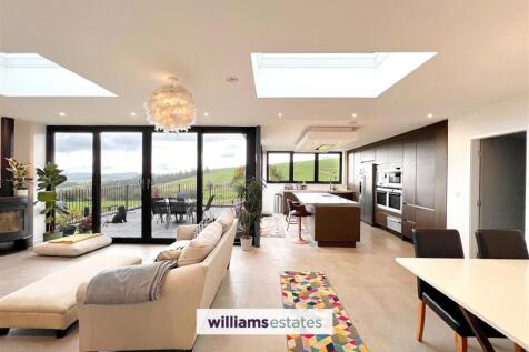 Open Plan Kitchen/Living Area