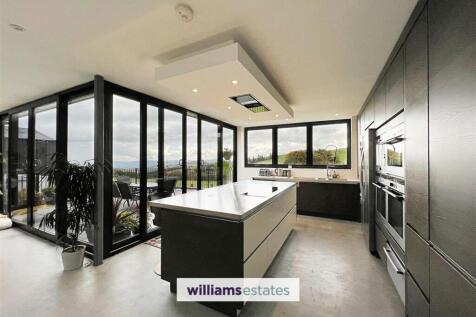 Open Plan Kitchen/Living Area