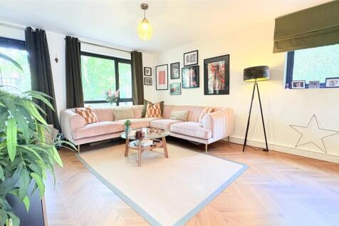 L-Shaped Living/Dining Room