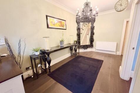 Impressive Entrance Hallway