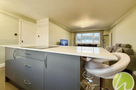 Kitchen/ Dining Area