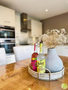 Kitchen/ Dining Room