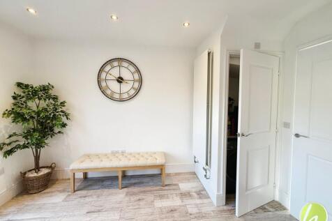 Kitchen/ Dining Room