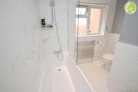 Bathroom/WC (L-Shaped)