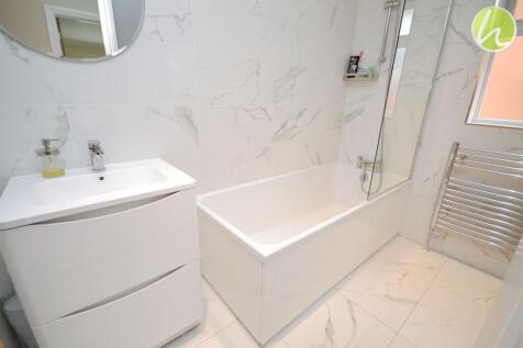 Bathroom/WC (L-Shaped)