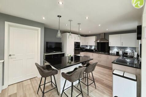 Kitchen/ Dining Space