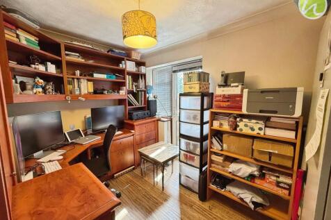 Study/ Fourth Bedroom