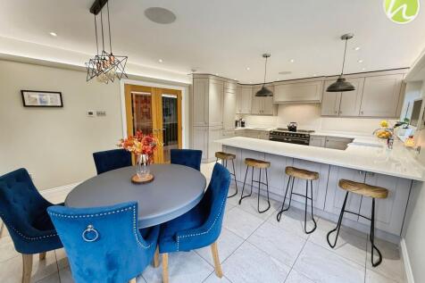 Kitchen/ Dining Room