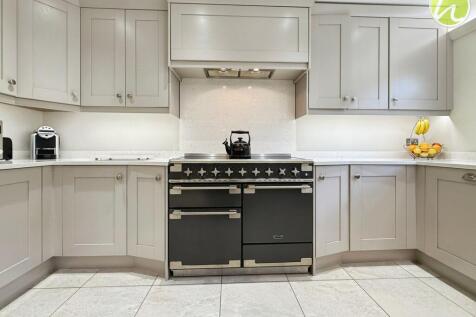 Kitchen/ Dining Room