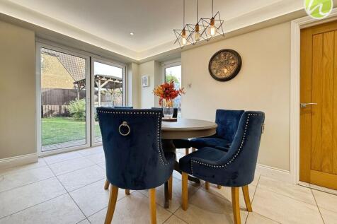 Kitchen/ Dining Room