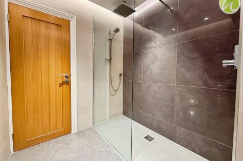 Family Shower Room