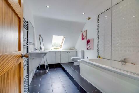 BATHROOM/W.C.