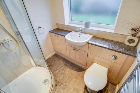 SHOWER ROOM/W.C.