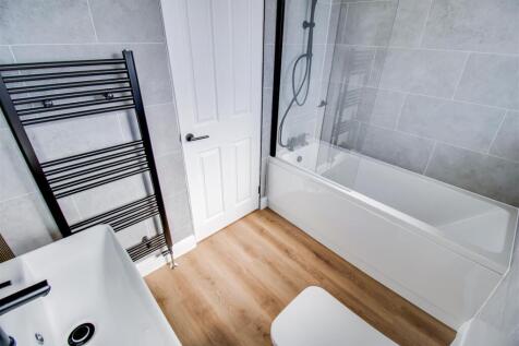 BATHROOM/W.C.