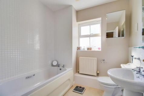 BATHROOM/W.C.