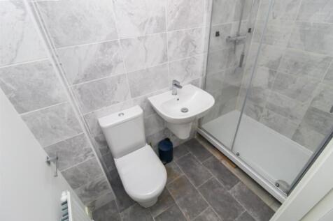 EN SUITE SHOWER ROOM