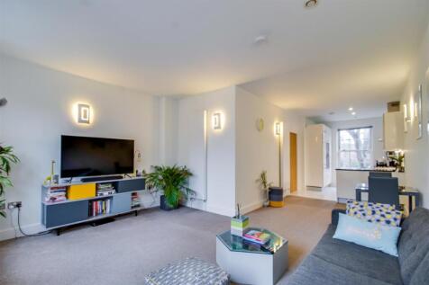 OPEN PLAN LIVING KITCHEN DINER