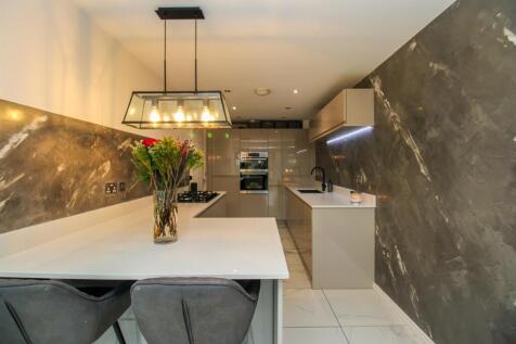 KITCHEN/DINING/BREAKFAST ROOM