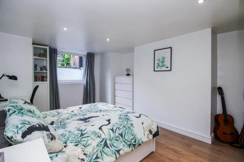 LOWER GROUND FLOOR BEDROOM