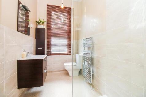 FIRST FLOOR SHOWER ROOM