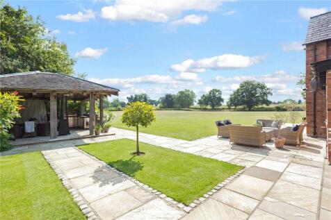 Outdoor Kitchen