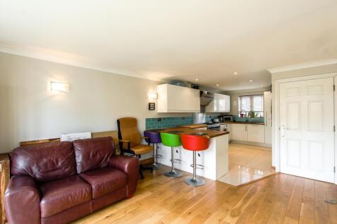 Open Plan Kitchen Living Area b