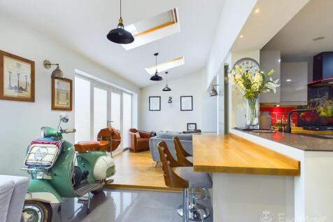 Open Plan Kitchen  family Room
