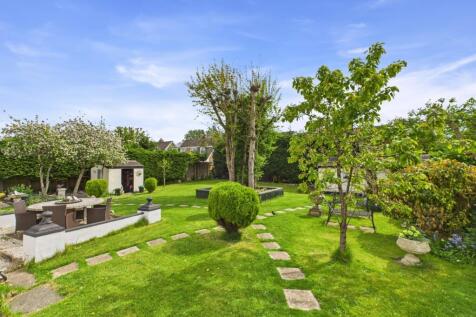 CAM02386G0-PR0125-STILL005