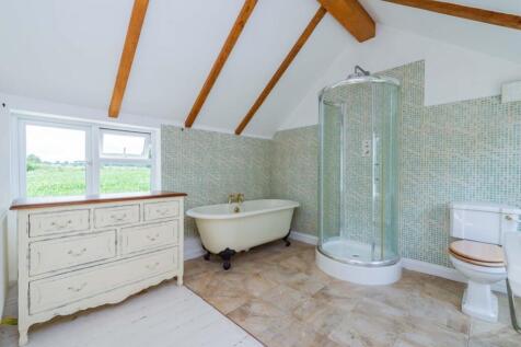 3rd bed ensuite EmilyDimelowEwemoveWhitchurchandNa