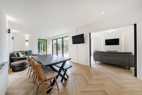 EweMove Sale Evesham Grove 