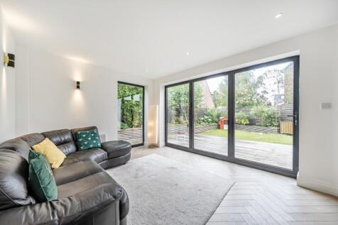 EweMove Sale Evesham Grove 