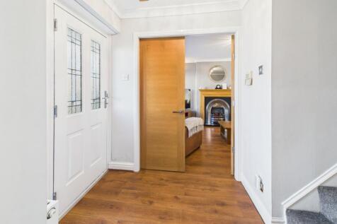 CAM02093G0-PR0058-STILL023