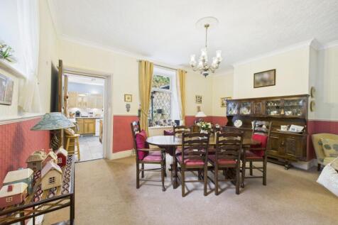 CAM02093G0-PR0056-STILL017