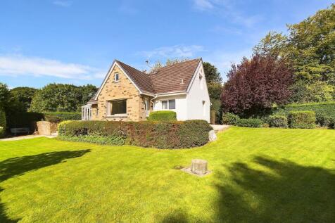 Front View of Property and Garden