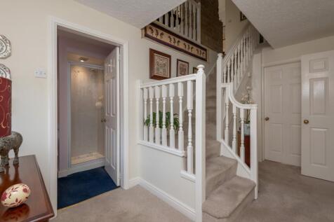 37 - 1 Westfield Mews BD13 3AP