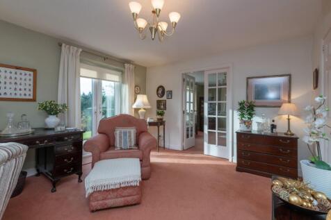 23 - 1 Westfield Mews BD13 3AP