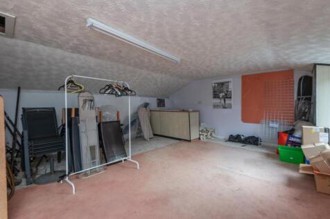 15 - 1 Westfield Mews BD13 3AP