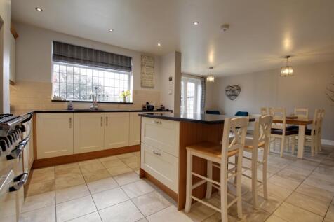 Open plan kitchen dining and family room