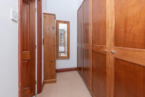 Dressing Room Bedroom 1