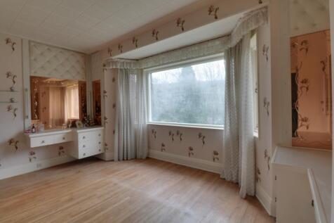 Bedroom 1 (2)