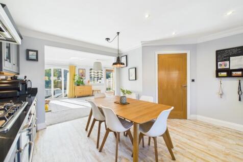 Open Plan Dining Area to Living Room