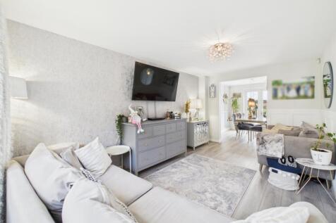 Open Plan Living Room to Dining Room
