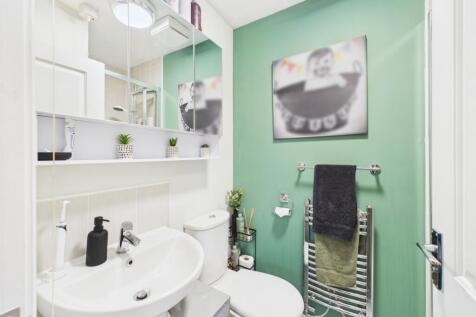 Ensuite To Master Bedroom