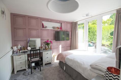 Adam Hendry EweMove estate and lettings agent in H