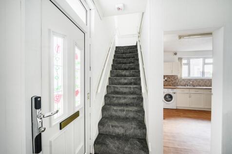 1309450-9-6852cd83efe5a-8